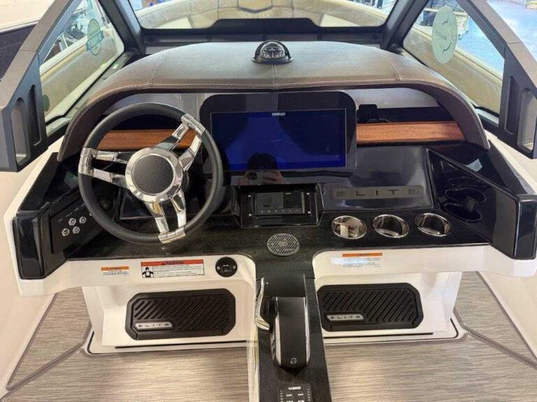 2026 Monterey Elite 25 OB US-RGFEF116J526 [photo 17]